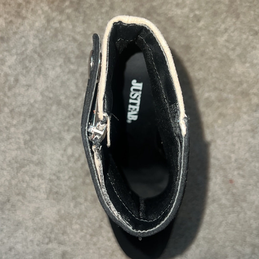 NEVER WORN - wrong size and never returned. - Picture 3 of 3